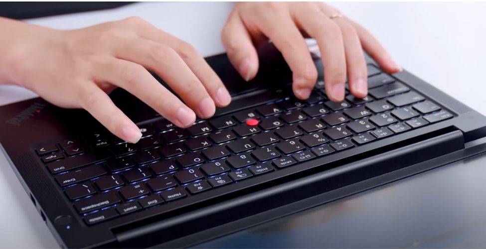 Đa nhiệm Lenovo ThinkPad E14 Gen 7 21SX002RVA