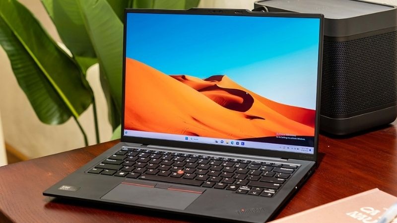 Lenovo ThinkPad X1 Carbon Gen 13 21NX0038VN hiển thị hình ảnh sắc nét và sống động