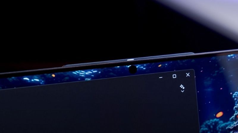 Webcam Lenovo Yoga 9 2in1 14ILL10 83LC002LVN sắc nét, có khe che vật lý