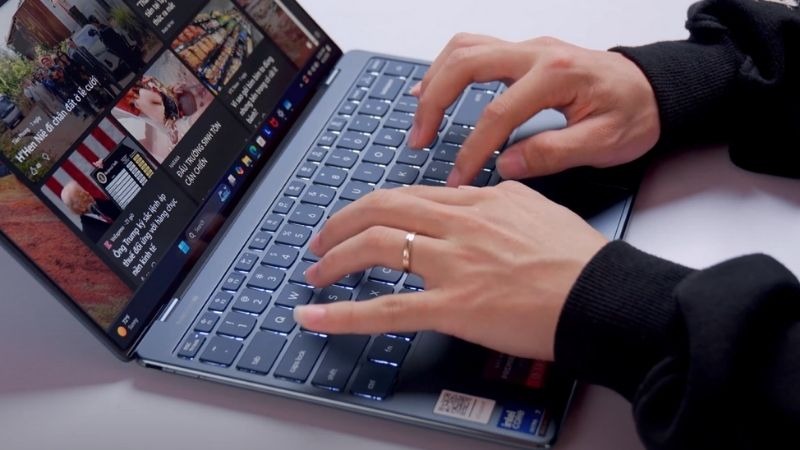 Bàn phím Lenovo Yoga 9 2in1 14ILL10 83LC002LVN cho hành trình phím sâu