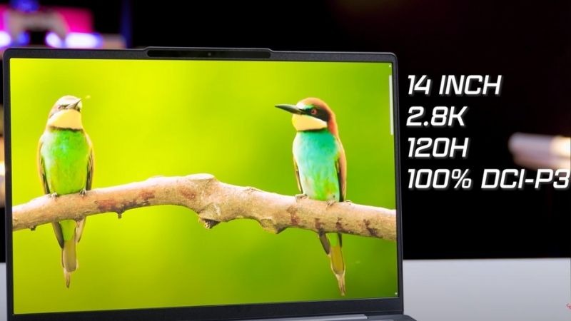 Hình ảnh Lenovo Yoga Slim 7 14ILL10 83JX0081VN hiển thị sống động và sắc nét