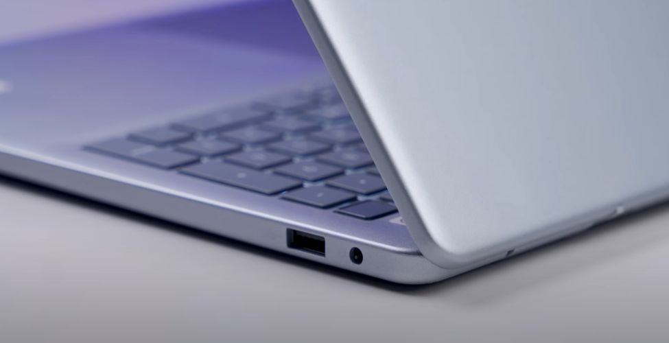 Chất liệu Dell 16 Plus DB16250