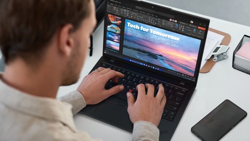 Lenovo ThinkPad X13 GEN 6 21RK00AMVA phù hợp cho người làm việc trên laptop thường xuyên, doanh nhân