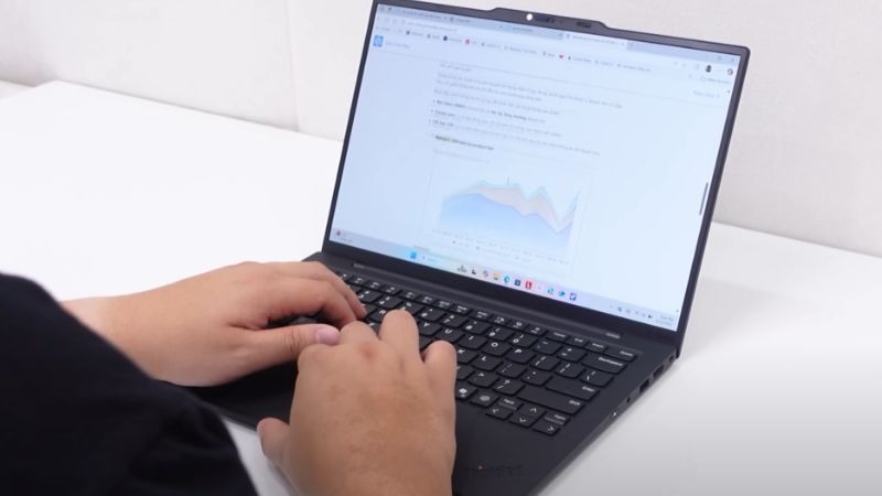 Lenovo ThinkPad X13 GEN 6 21RK00AVVN xử lý mượt mà mọi tác vụ