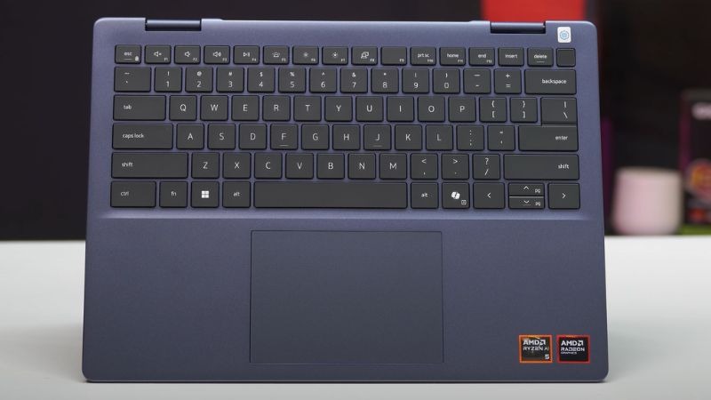 Dell 14 Plus 2 in 1 DB04255 - Bàn phím vừa phải độ nảy tốt