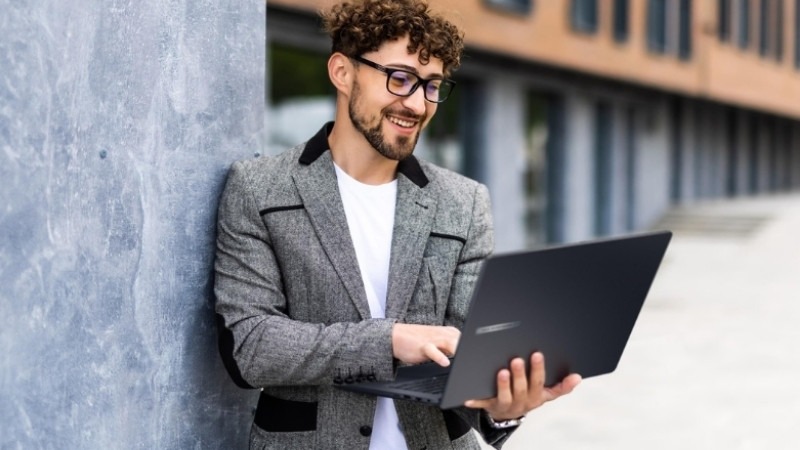 Asus ExpertBook B3405CCA-LY0077W phù hợp cho doanh nhân, quản lý, nhân viên văn phòng