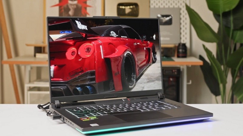ASUS ROG Strix G16 G615LR-S5289W có trọng lượng nặng nên thường bất tiện nếu di chuyển thường xuyên