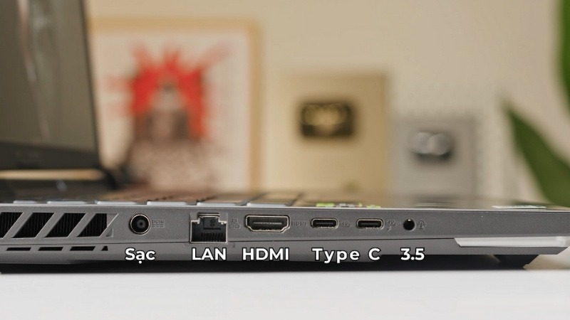 ASUS ROG Strix G16 G615LR-S5289W tích hợp đầy đủ cổng kết nối tiện dụng