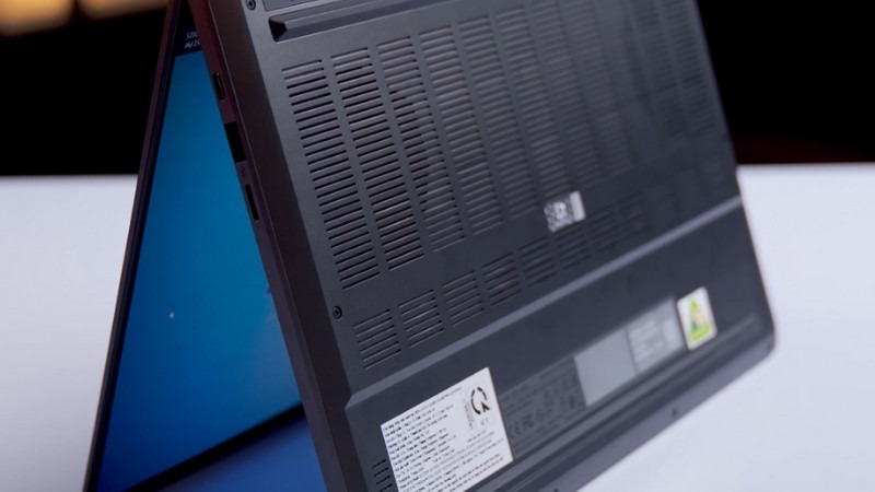 Asus ROG Zephyrus G14 GA403WM-QS051WS có thể nóng khi chơi game