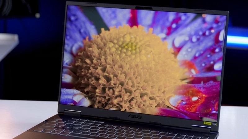 Màn hình ASUS TUF Gaming F16 FX608JPR-RV044W chuẩn màu, mượt mà