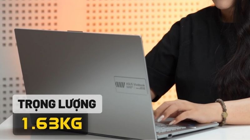 Thiết kế Asus Vivobook Go 15 E1504GA-BQ1141W mỏng nhẹ, di chuyển dễ dàng
