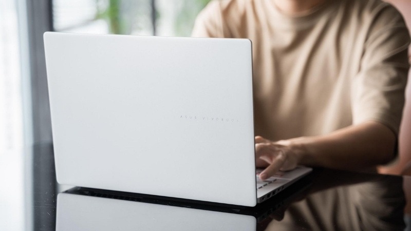 Asus Vivobook S14 M3407KA-SF034WS phù hợp cho sinh viên, nhân viên văn phòng