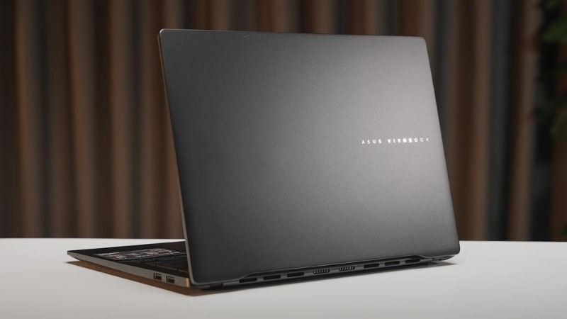 Cổng kết nối ASUS Vivobook S14 S5406SA-PP168WS linh hoạt