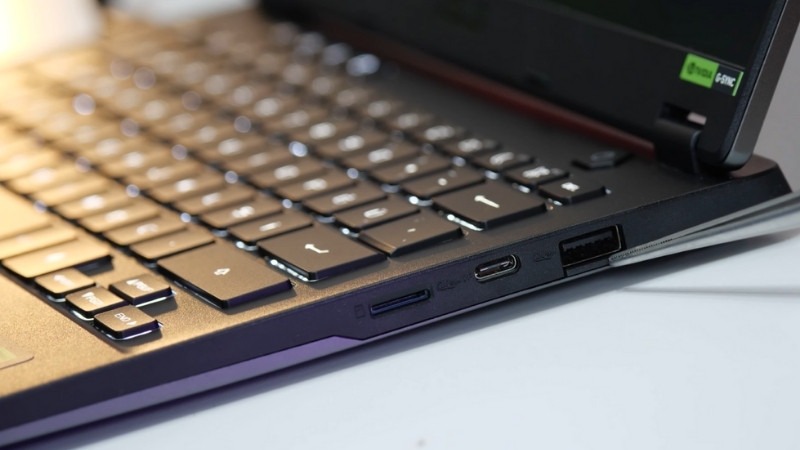 ASUS TUF Gaming A14 FA401WV-RG062WS tích hợp đầy đủ cổng kết nối tiện dụng