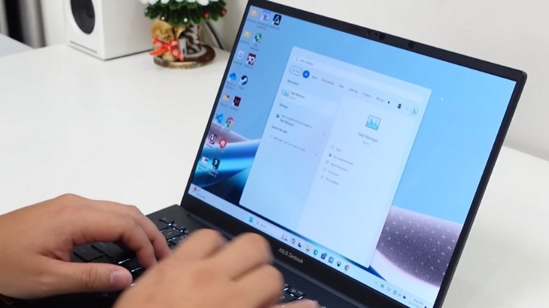 Thời gian hoạt động của ASUS Zenbook 14 UX3405CA-PZ188WS khoảng 4 - 9 giờ