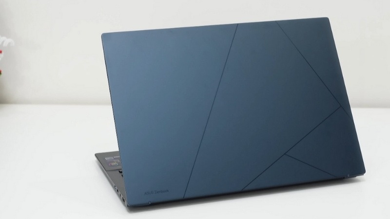 ASUS Zenbook 14 UX3405CA-PZ188WS có tính bảo mật cao