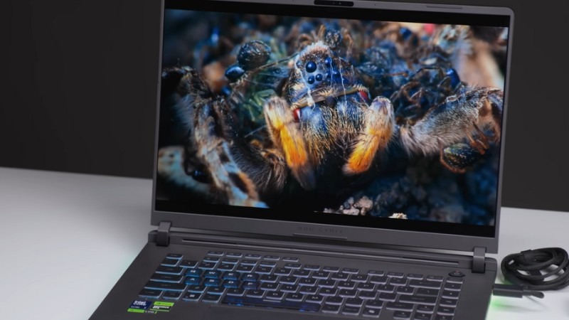 Màn hình ASUS ROG Strix G18 G815LR-S9211W đẳng cấp