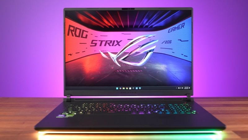 ASUS ROG Strix G18 G815LR-S9211W có thời gian sử dụng khoảng 4 - 5 giờ