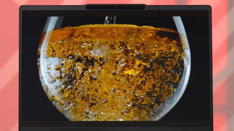 Lenovo IdeaPad Slim 5 14IAH10 83NC001WVN. Máy được trang bị tấm nền OLED