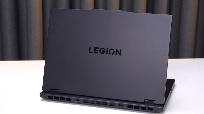 Thiết kế Lenovo Legion 5 15IRX10 83LY004JVN gọn nhẹ, tinh tế