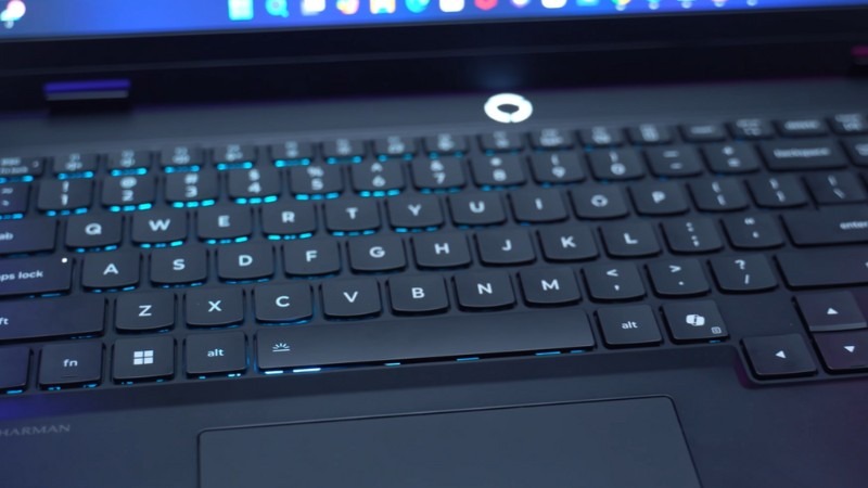 Lenovo Legion 5 15IRX10 83LY004JVN sở hữu bàn phím 24-Zone RGB