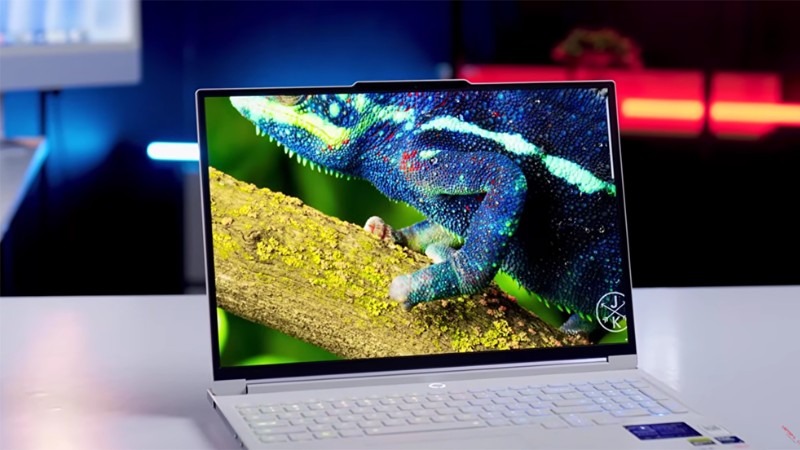 Lenovo Legion 7 16IAX10 83KY001VVN có thể nóng khi chơi game