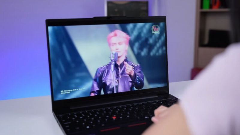 Lenovo ThinkPad E16 GEN 3 21SR002QVN có thể hoạt động liên tục khoảng 7 - 8 tiếng