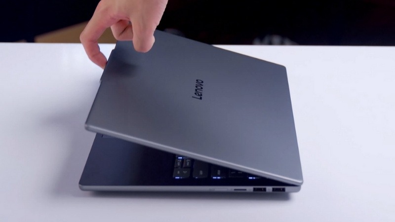Thiết kế Lenovo IdeaPad Slim 5 14AKP10 83HX00ABVN vỏ nhôm sang trọng, tính di động vượt trội