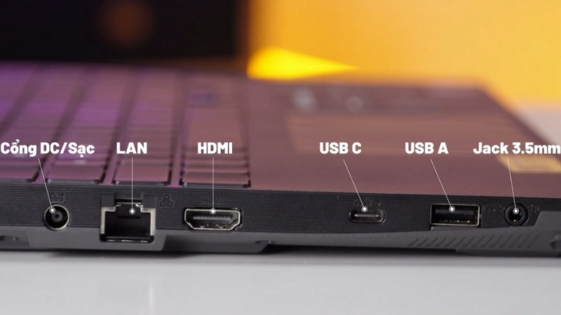 ASUS TUF Gaming F16 FX607VJB-RL151W được trang bị hệ thống cổng kết nối khá đầy đủ