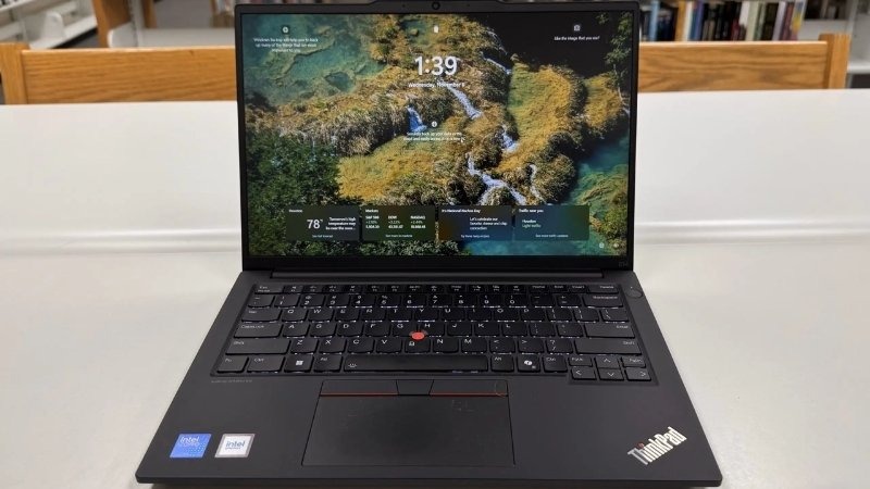 Màn hình WUXGA sắc nét, bảo vệ thị lực