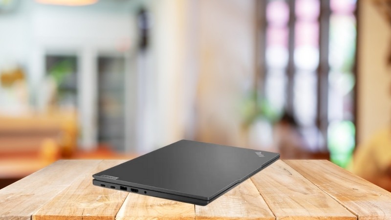 Lenovo ThinkPad E14 Gen 6 21M7004HVA tích hợp đầy đủ cổng kết nối