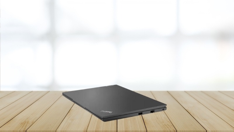 Thời lượng pin trên Lenovo ThinkPad E14 Gen 6 21M7004HVA đáp ứng tốt công việc