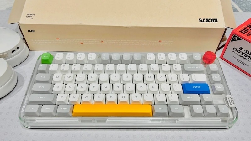 Bàn phím cơ Nuphy Kick75 - Low Profile trang bị Keycap PBT Dye-Subbed bền đẹp theo thời gian