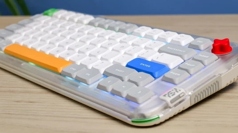 Bàn phím cơ Nuphy Kick75 - Low Profile có khả năng kết nối đa thiết bị linh hoạt với 3 chế độ