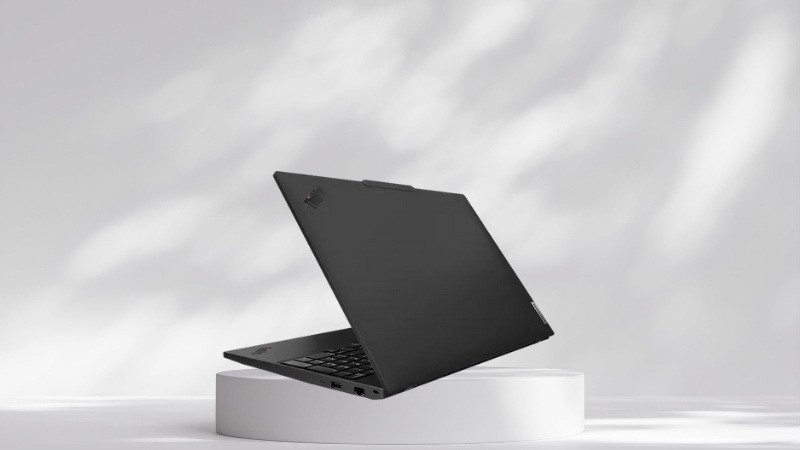 Lenovo ThinkPad P16s Gen 4 21QV005AVN phù hợp kỹ thuật viên, lập trình viên