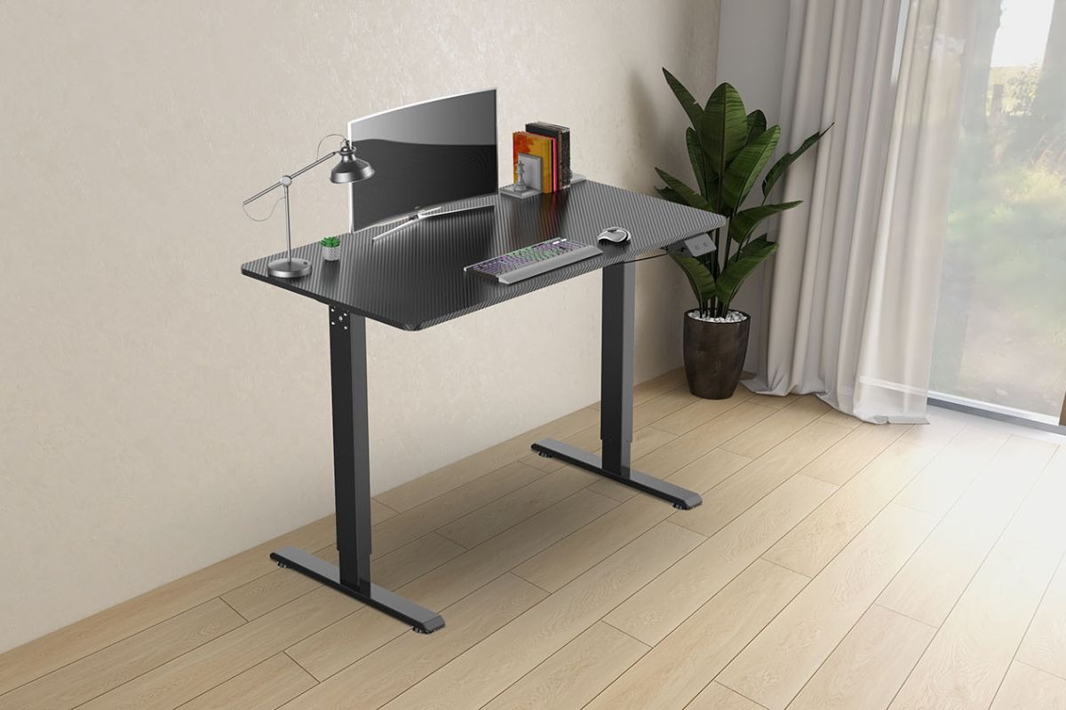 Bàn nâng hạ bằng điện sử dụng motor và điều khiển để tăng/giảm chiều cao của bàn