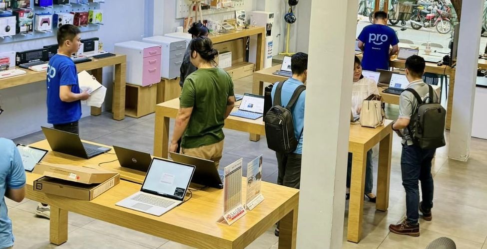 Chọn mua Lenovo ThinkPad P16s Gen 4 21QV0056VA