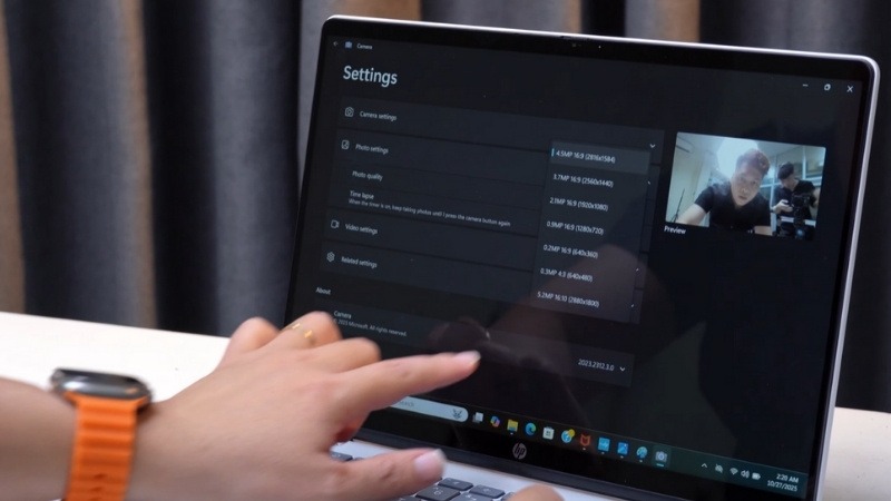 HP OmniBook 5 Flip 14-fp0055TU BZ7Q4PA có  Webcam IR độ phân giải lên đến 5MP