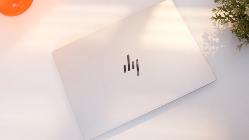 Đặc điểm nổi bật của laptop HP OmniBook 7 AI 16-az0043TU C2CX3PA