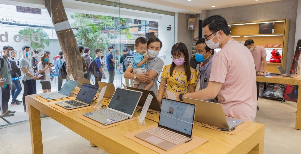 Chọn mua HP OmniBook 7 14-fs0042TU C1MP3PA