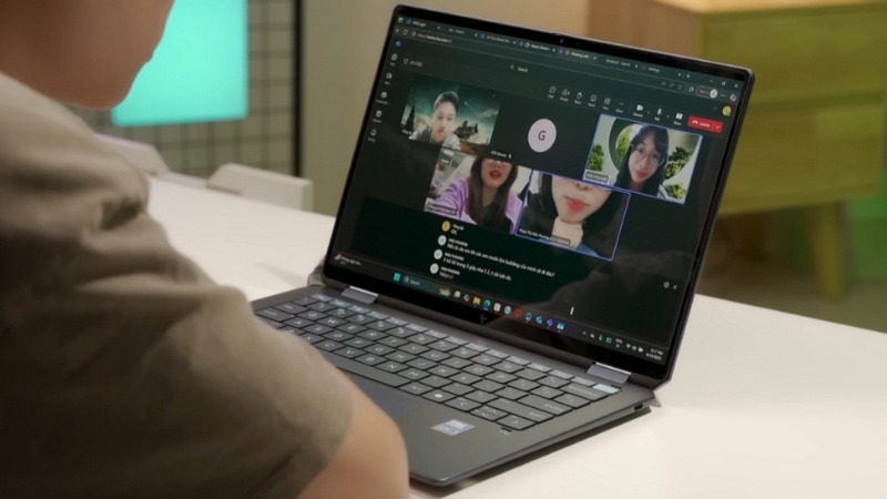 HP OmniBook UF X360 14-FH0097TU BZ7S3PA sở hữu webcam IR độ phân giải 9MP