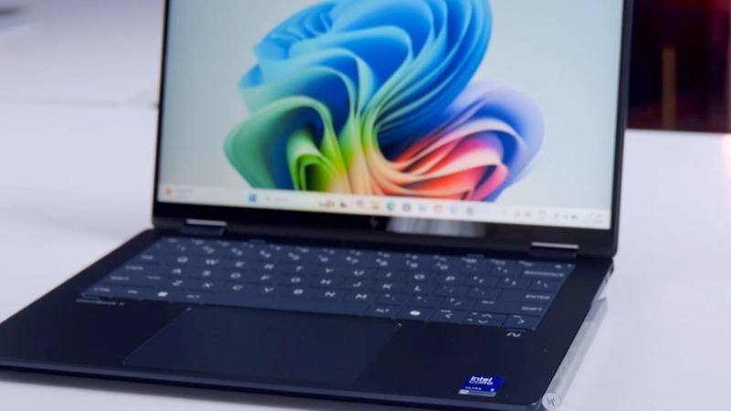 HP OmniBook X Flip 14-fm0076TU BZ7P6PA được cài sẵn Windows 11