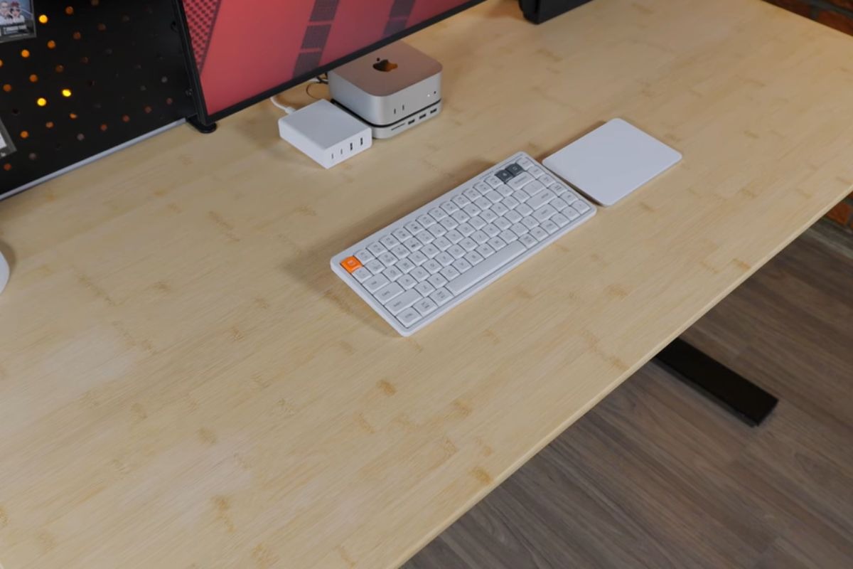 Bàn nâng hạ Edge Bamboo 2.0 trang bị 2 motor nâng hạ mượt mà, nhanh chóng