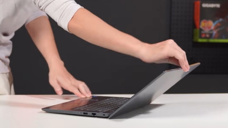 Lenovo V14 G5 IRL 83HD0031VN phù hợp cho dân văn phòng, sinh viên và học sinh