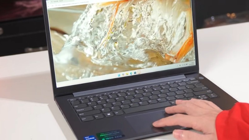 Lenovo V14 G5 IRL 83HD0032VN đa nhiệm mượt mà và không gian lưu trữ khủng