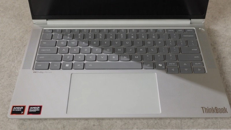 Bàn phím Lenovo Thinkbook 14 G8+ 2026 gõ nhạy tay, LED phím rực rỡ
