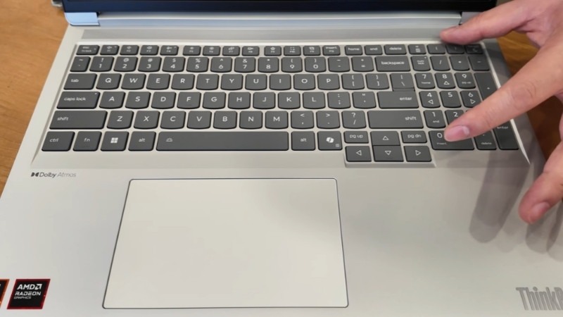 Bàn phím Lenovo Thinkbook 16 G8+ 2026 gõ nhạy, nhập liệu nhanh gọn