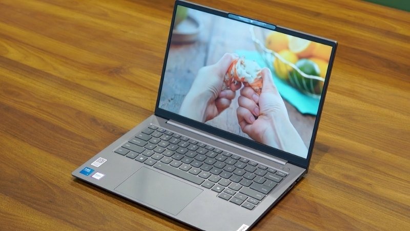 Thiết kế Lenovo ThinkBook 14 G9 IRL 21UY008HVA mỏng nhẹ, sang trọng và bền bỉ