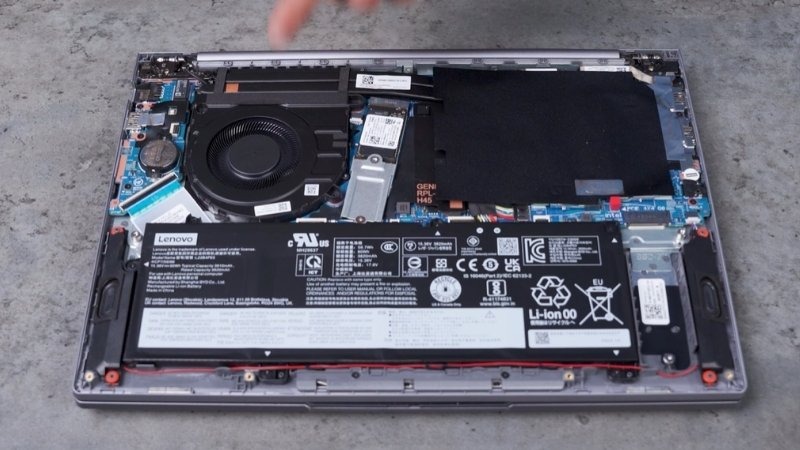 Lenovo ThinkBook 14 G9 IRL 21UY008XVN sở hữu độ bền đạt chuẩn quân đội