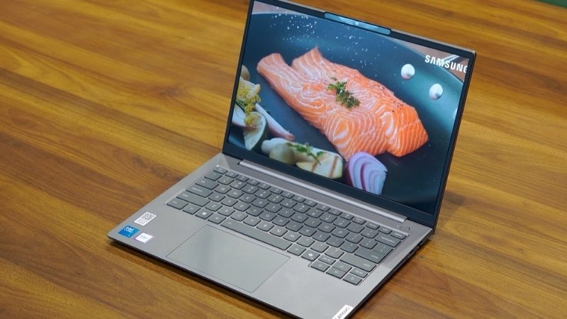 Lenovo ThinkBook 14 G9 IRL 21UY008RVA đáp ứng tốt khoảng 5 - 6 tiếng sử dụng